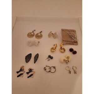Lot of 12 Pairs Pierced Earrings Womens Pre-owned Costume Jewelry